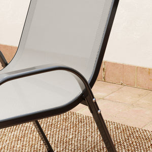 3 pièces salon de jardin extérieur, ensemble de meubles 2 fauteuils empilables, table basse avec dessus en verre trempé, tissu en textilène, pour patio, terrasse, balcon, gris clair