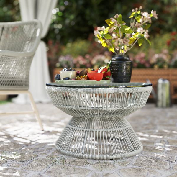 Table basse de jardin ronde, table d'appoint en résine aspect rotin et plateau verre trempé Ø60 x 37H cm gris clair