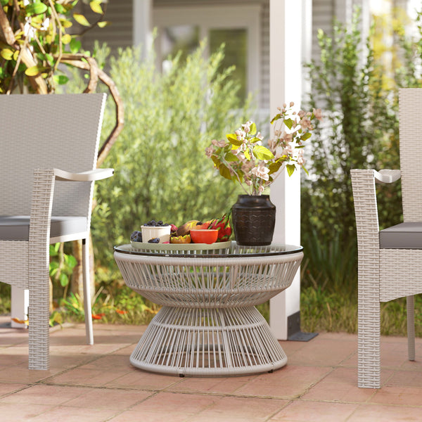 Table basse de jardin ronde, table d'appoint en résine aspect rotin et plateau verre trempé Ø60 x 37H cm gris clair